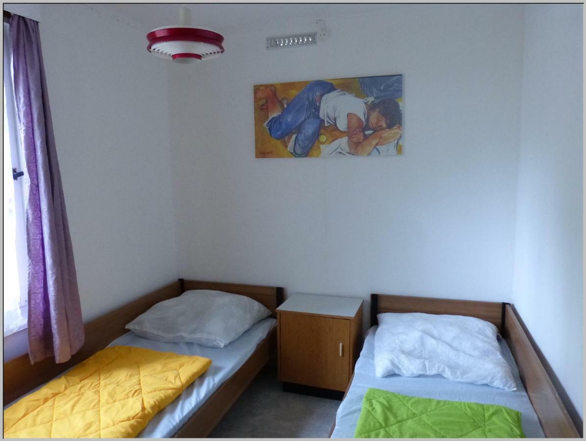 Ddr Bungalow Direkt Am Strand Auf Ruegen Dranske Esterno foto